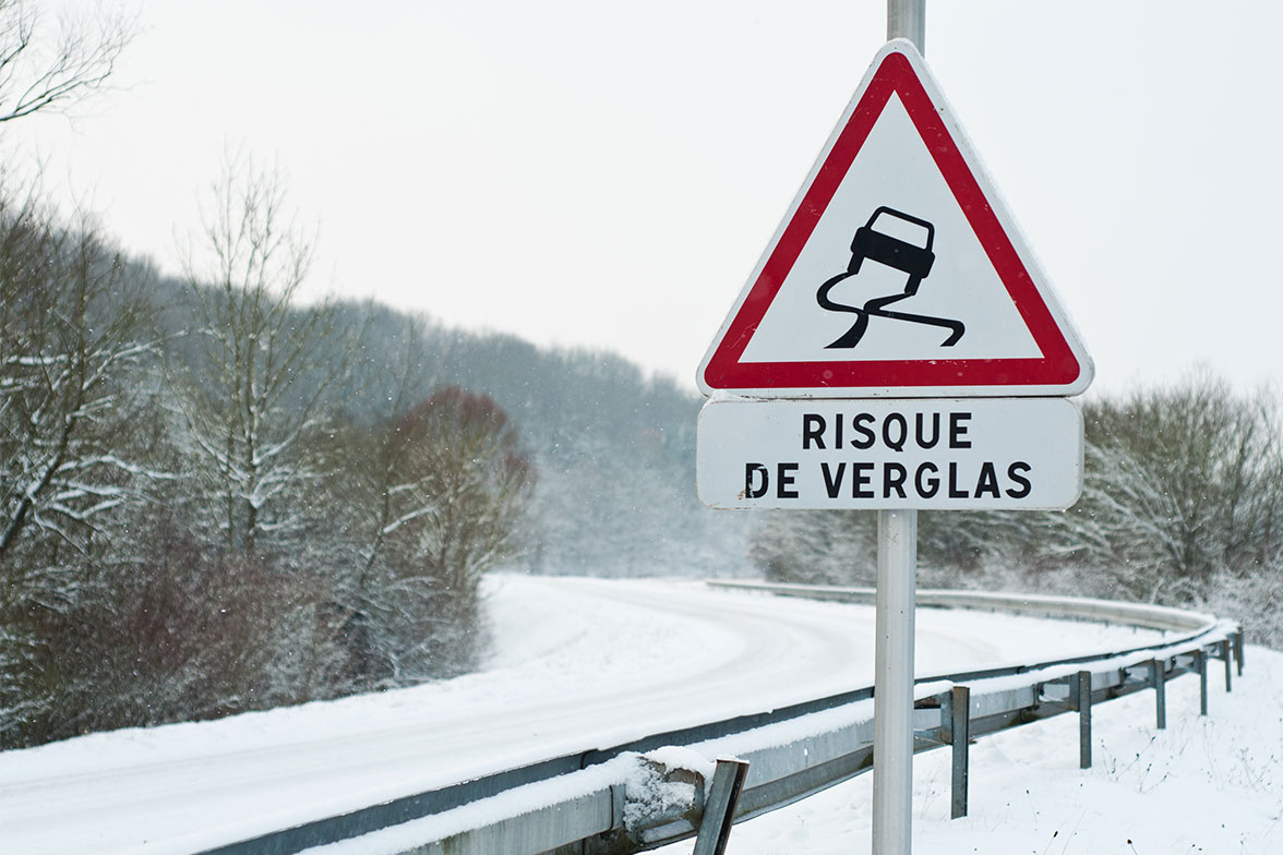 Conduire en hiver : astuces pour éviter de glisser